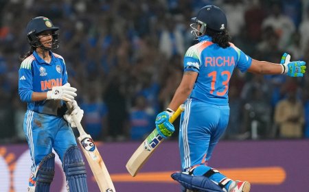 ऑस्ट्रेलिया को हराकर विश्व कप के फाइनल में पहुंची भारतीय महिला क्रिकेट टीम